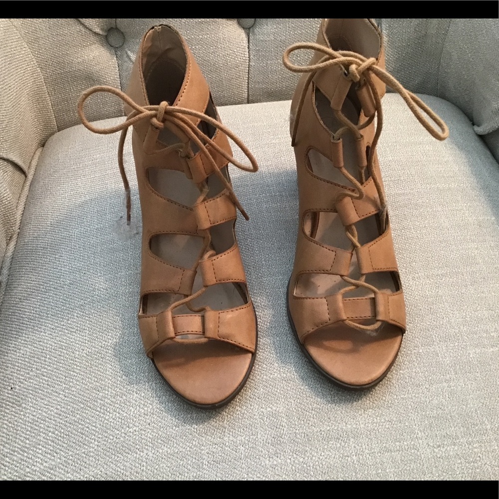 Booties lace front style